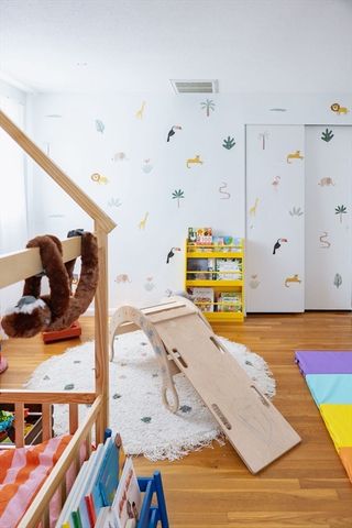 60 Greenleaf Circle 60, Framingham, MA 01701