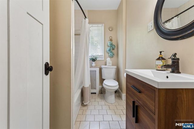 160 Packard Avenue, Wyckoff, NJ 07481