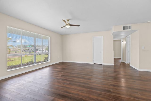 702 DESERT HILLS WAY, Sun City Center, FL 33573
