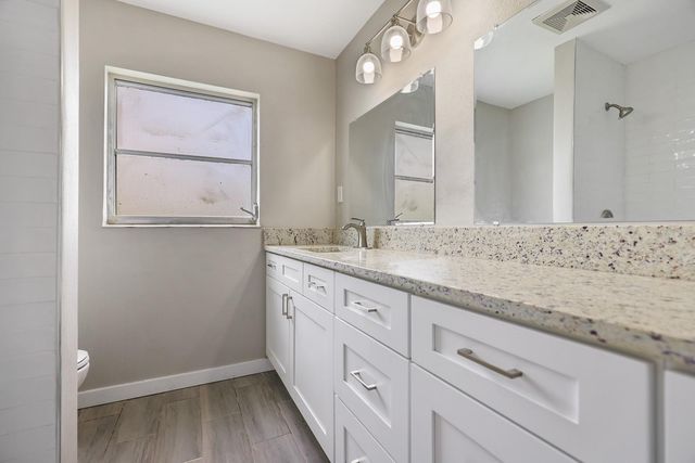 702 DESERT HILLS WAY, Sun City Center, FL 33573