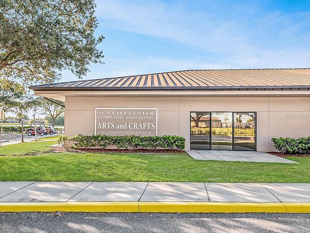 702 DESERT HILLS WAY, Sun City Center, FL 33573
