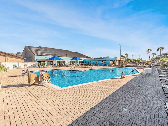 702 DESERT HILLS WAY, Sun City Center, FL 33573