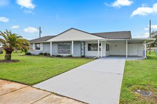 702 DESERT HILLS WAY, Sun City Center, FL 33573