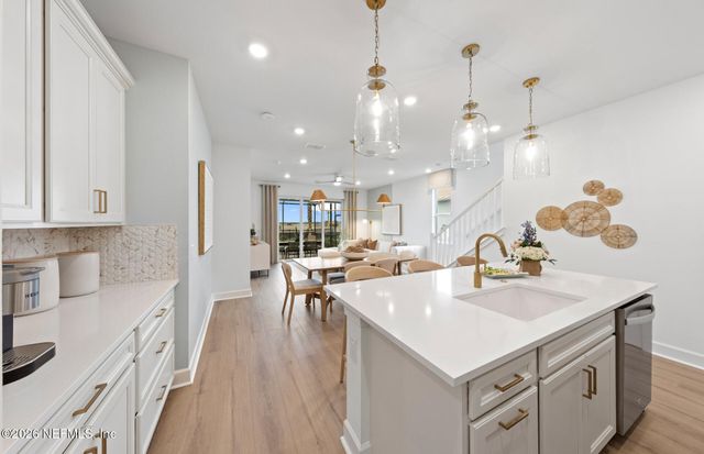 310 FISHTAIL Place, Palm Coast, FL 32164