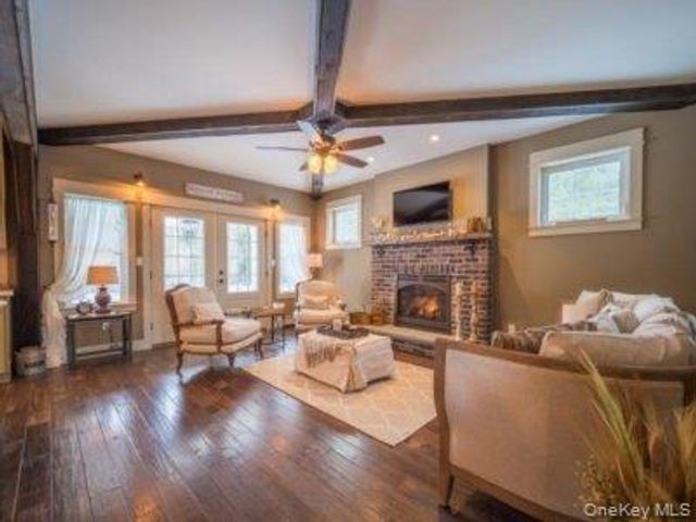 30 Sunset Lane, New Hampton, NY 10958