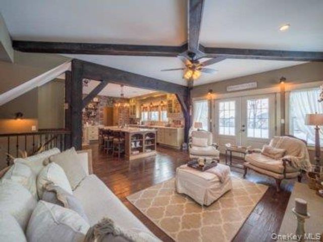 30 Sunset Lane, New Hampton, NY 10958