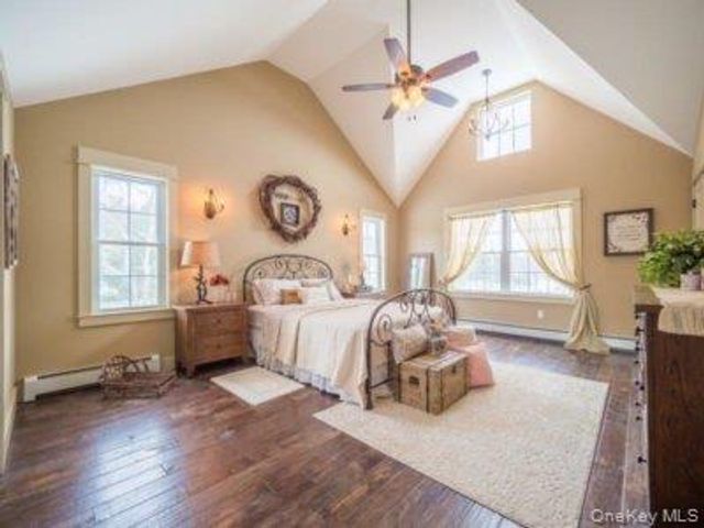30 Sunset Lane, New Hampton, NY 10958