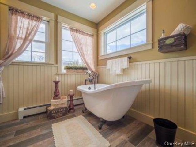 30 Sunset Lane, New Hampton, NY 10958
