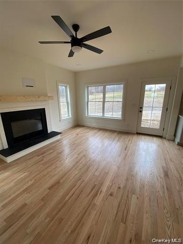 30 Sunset Lane, New Hampton, NY 10958