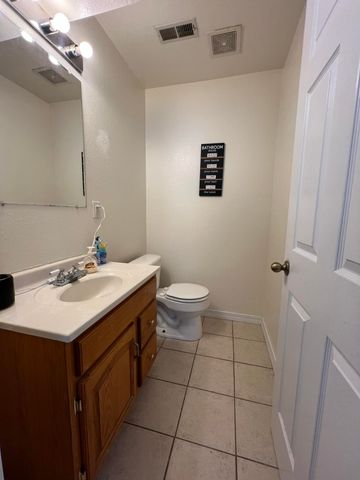 208 W 3rd Street, Willow Springs, MO 65793