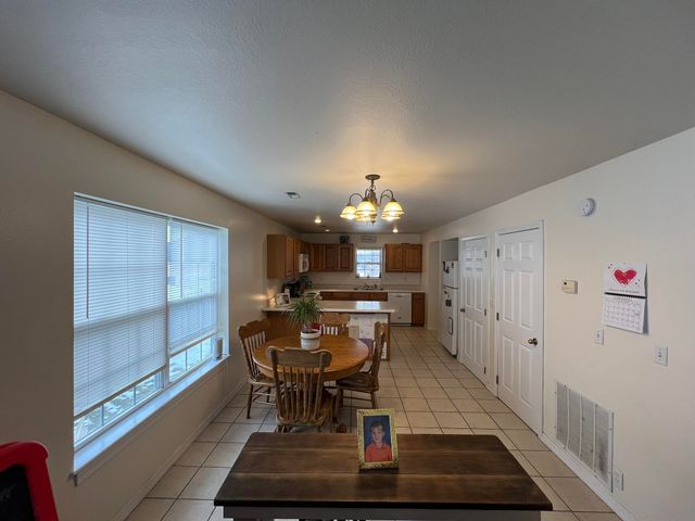 208 W 3rd Street, Willow Springs, MO 65793