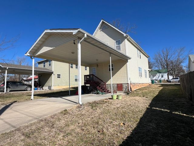 208 W 3rd Street, Willow Springs, MO 65793