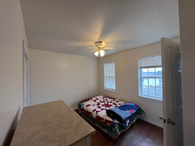 208 W 3rd Street, Willow Springs, MO 65793