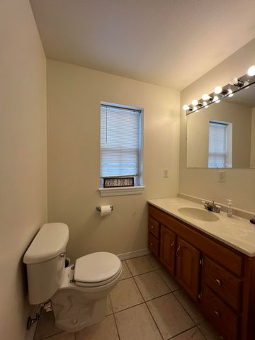 208 W 3rd Street, Willow Springs, MO 65793