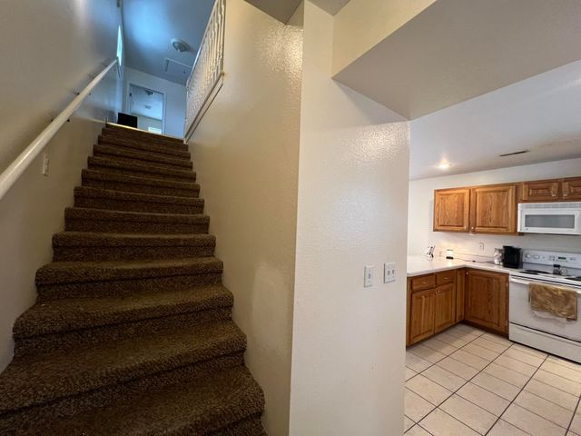 208 W 3rd Street, Willow Springs, MO 65793