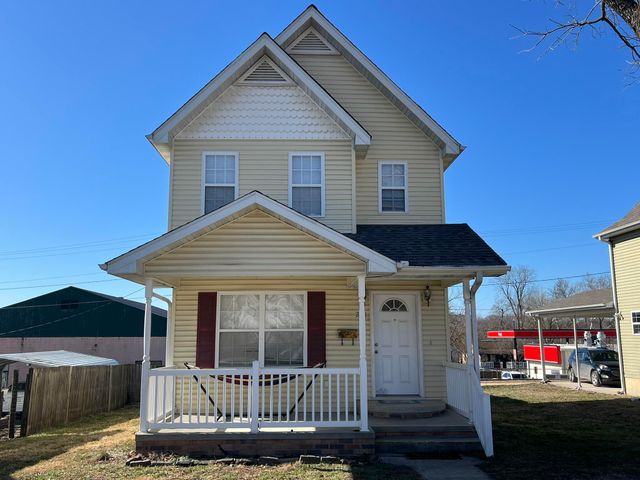 208 W 3rd Street, Willow Springs, MO 65793