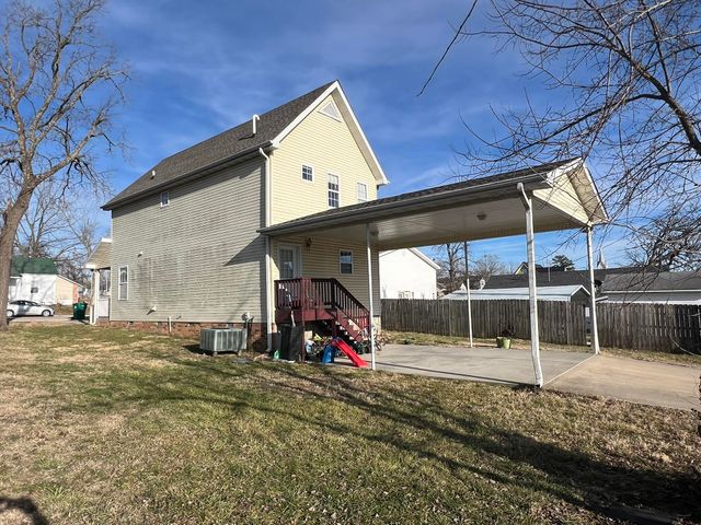 208 W 3rd Street, Willow Springs, MO 65793