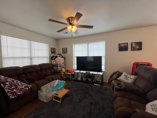 208 W 3rd Street, Willow Springs, MO 65793