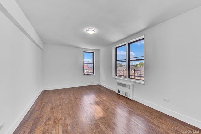 1040 Neilson Street 3B3, Far Rockaway, NY 11691