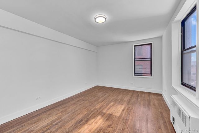 1040 Neilson Street 3B3, Far Rockaway, NY 11691