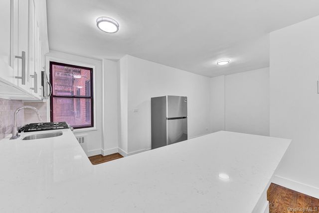 1040 Neilson Street 3B3, Far Rockaway, NY 11691