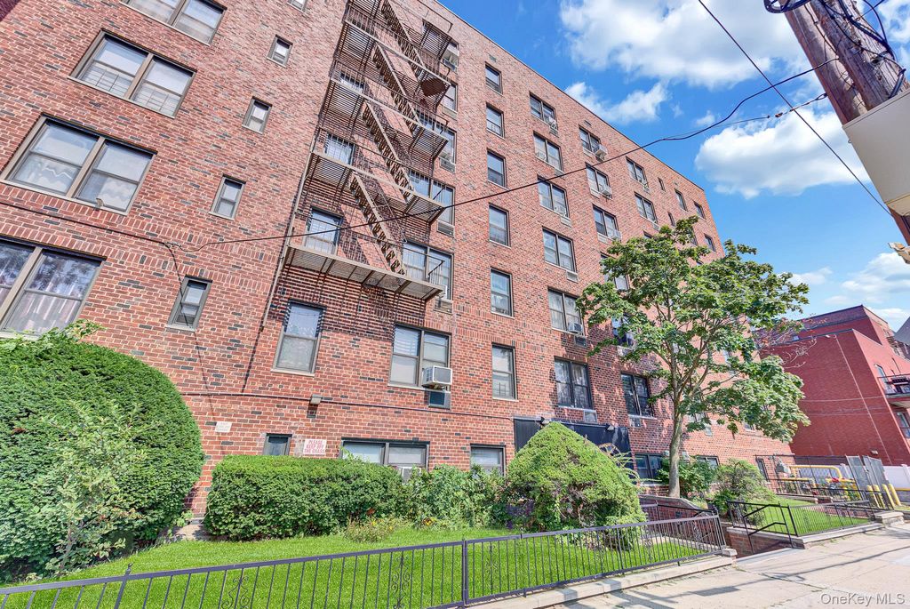 1040 Neilson Street 3B3, Far Rockaway, NY 11691 — photo 2