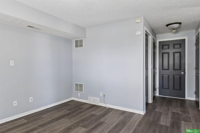 17513 Gertrude Circle, Omaha, NE 68136