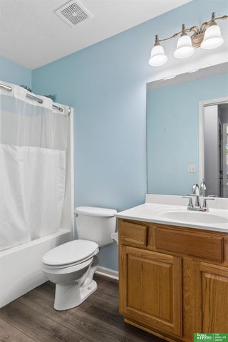 17513 Gertrude Circle, Omaha, NE 68136