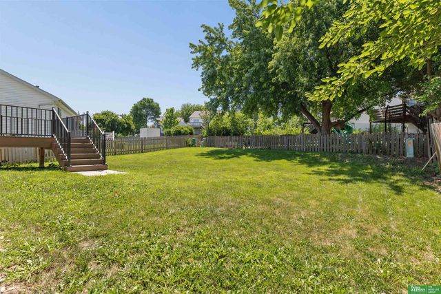 17513 Gertrude Circle, Omaha, NE 68136