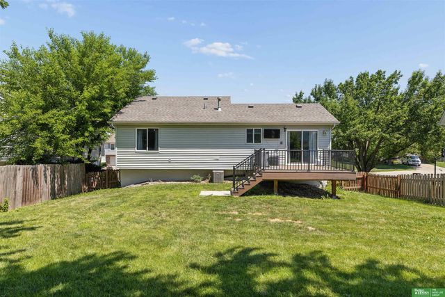 17513 Gertrude Circle, Omaha, NE 68136