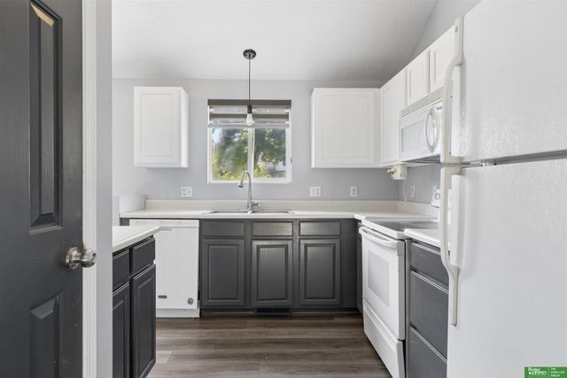 17513 Gertrude Circle, Omaha, NE 68136
