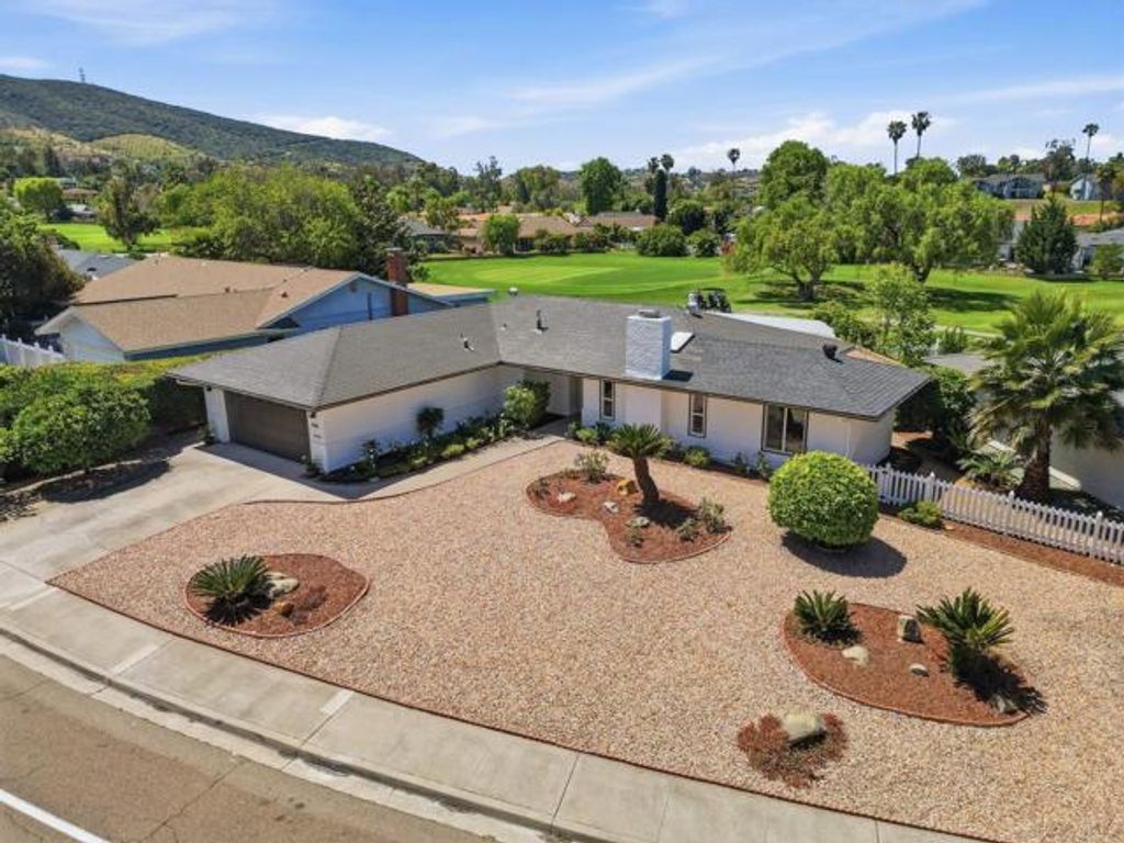 944 La Sombra Drive, San Marcos, CA 92078