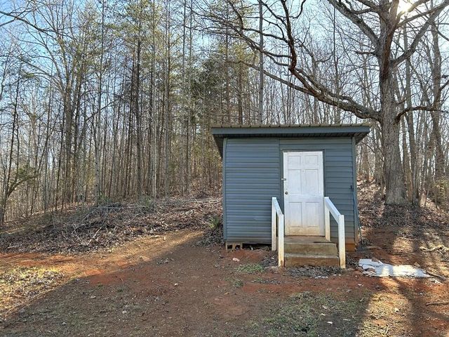249 Dug Mountain RD, Martinsville, VA 24112