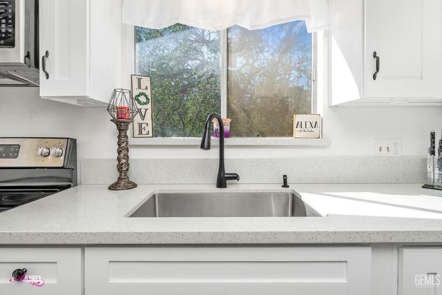 245 Mountain Shadow Drive, Wofford Heights, CA 93285