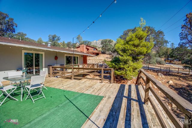 245 Mountain Shadow Drive, Wofford Heights, CA 93285