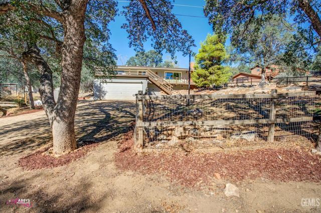 245 Mountain Shadow Drive, Wofford Heights, CA 93285