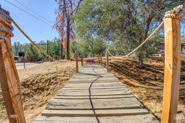 245 Mountain Shadow Drive, Wofford Heights, CA 93285