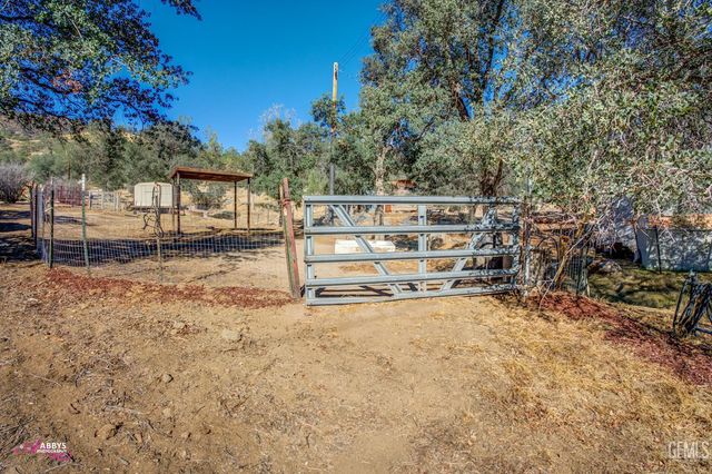 245 Mountain Shadow Drive, Wofford Heights, CA 93285