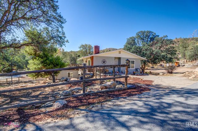 245 Mountain Shadow Drive, Wofford Heights, CA 93285
