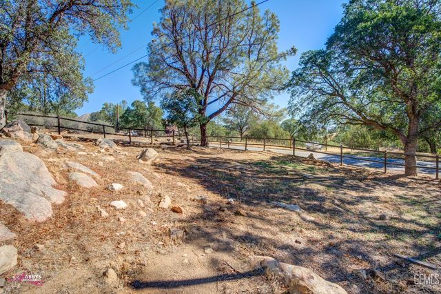 245 Mountain Shadow Drive, Wofford Heights, CA 93285