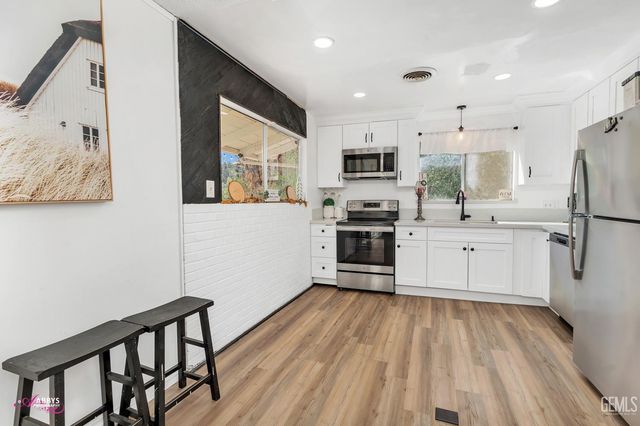 245 Mountain Shadow Drive, Wofford Heights, CA 93285