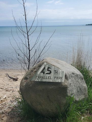 1830 S West Bay Shore Drive, Suttons Bay Twp, MI 49682