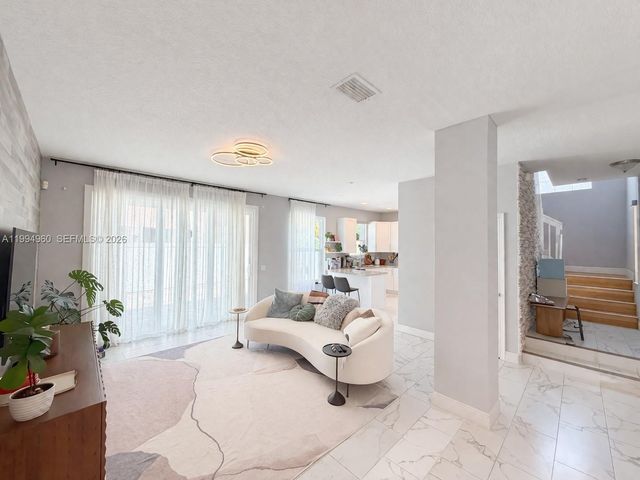 5005 Northern Lights Dr 5005, Green Acres, FL 33463