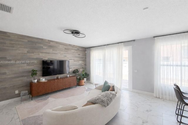 5005 Northern Lights Dr 5005, Green Acres, FL 33463