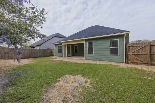 4 Hickory Heights Drive, Phenix City, AL 36870