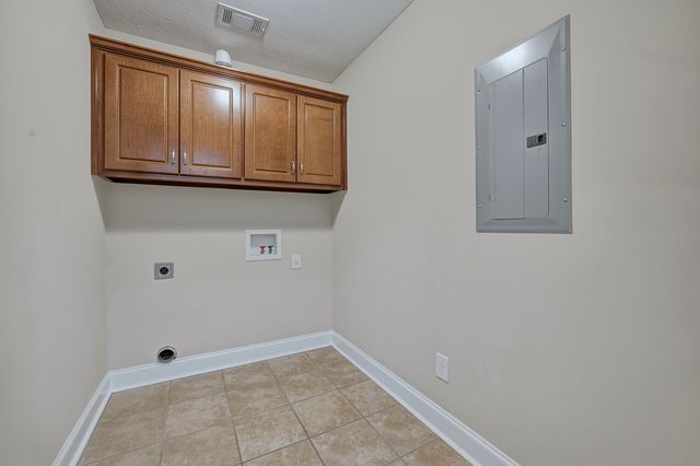 4 Hickory Heights Drive, Phenix City, AL 36870