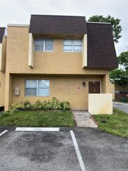 5668 Blueberry 17, Lauderhill, FL 33313