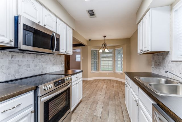 5900 Oak Hill Road, Watauga, TX 76148