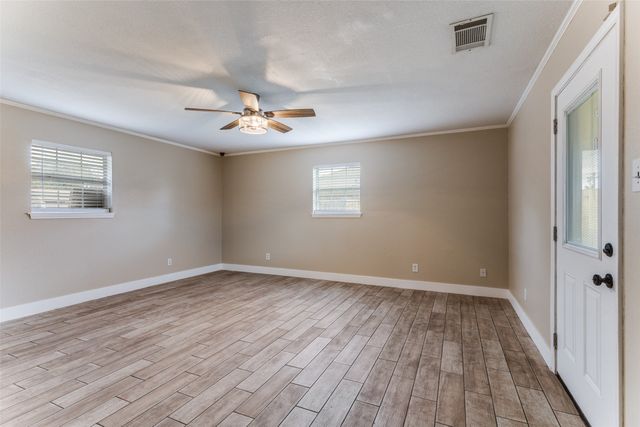 5900 Oak Hill Road, Watauga, TX 76148