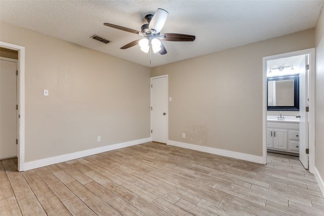 5900 Oak Hill Road, Watauga, TX 76148